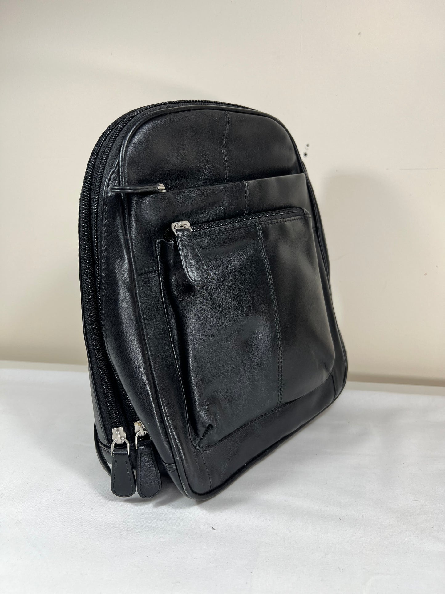 Genuine Black Leather Organizer Backpack – Multi-Pocket Travel & Work Bag
